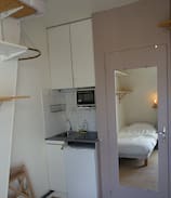 Palais-Royal Apartment | Chambre de bonne - quartier du Louvre