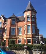 Colwyn Bay House | Turret Corner, walk to beach and shops, sea views
