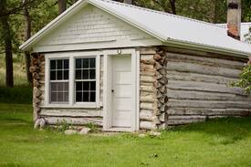 Cameron Cabin | FX Ranch Rustic Pioneer Cabin