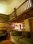 Clinton Cabin | The Cabins On Cedar Ridge -Foust Cabin