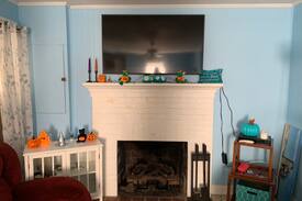 Colonial Beach Cabin | River view dog friendly YOLO Beach House