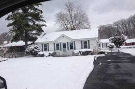 Pinckney Cabin | Portage Lake cottage with an Up North feel!