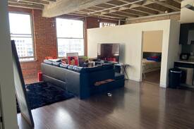 Historic Core Apartment | Downtown LA Loft room with rooftop pool an Jacuzzi