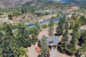 Junction City Cabin | Gold Rush Cabin 5 BR & 14 Acres on The Trinity River