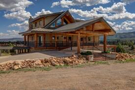 Alton House | The Grand Skyview - Between Bryce and Zion