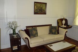 Sorrento House | The Cajun Village Cottage Honeymoon Suite