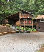 Ashford Cabin | Totem Lodge with HOT TUB 5 miles from Mt. Rainier