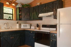 Bryson City Cabin | Wolf Den Cabin at Lands Creek Log Cabins