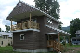 Warren County House | Huletts Landing - Lazy Day Cottage