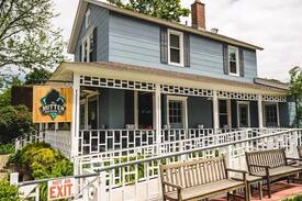 Saugatuck Apartment | The Mitten Apartment - Downtown Saugatuck