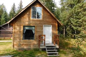 Bear Creek Cabin | Anglers Cabin - Ravenquest Cabins