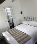 Llandygwydd Cabin | Manor Deifi Holidays