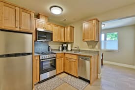 Ashland House | Laurel Cottages: New 2-bedroom Downtown Ashland