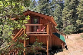Bear Park Cabin | Cozy Apple Barn Cabin in the village of Cloudcroft