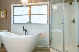 Madison House | The Saunders Retreat-Home with Central Location