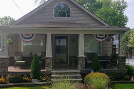 Lake Erie Beach Cabin | The Cat's Meow: Lake House @ Grand View Bay