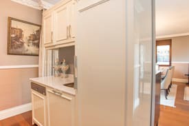 Uskudar Villa | Villa in Istanbul with Elevator and Swimming Pool
