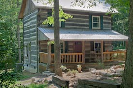 Clinton Cabin | The Cabins On Cedar Ridge - Harned Cabin
