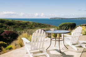 Old Town House | Beachcomber - Oceanfront with direct beach access!
