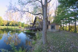 Penfield House | Secluded Lakehouse near Champaign