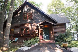 Chief Lake Cabin | Dream Catcher Lodge/Eagles' Nest- Spectacular!