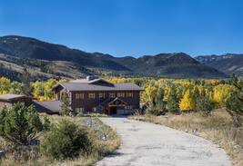 Meeteetse House | Silver tip Lodge