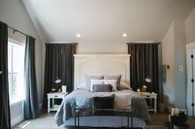 Stillwater House | The Nest - Luxury Cottage in Charming Locale