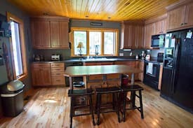 Chief Lake Cabin | Dream Catcher Lodge/Eagles' Nest- Spectacular!
