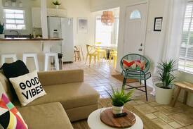 Carlsbad House | Beach Bungalow - Good Vibes - Unit A