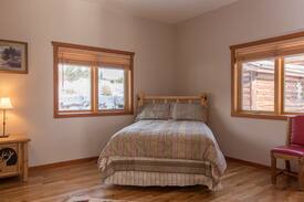 Meeteetse House | Silver tip Lodge