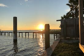 Ingleside on the Bay Cabin | The Brass Turtle Lodge - Heron Hut