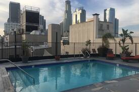 Historic Core Apartment | Downtown LA Loft room with rooftop pool an Jacuzzi