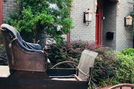 Downtown Memphis House | Carriage House On Jefferson - The Estate Suite