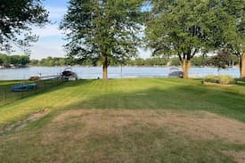 Leesburg Cabin | "The Flip Flop Inn" on Oswego and Tippecanoe Lake