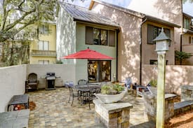 Harbour Town Villa | 823 Ketch Court - Sea Pines Townhouse in Harbourtown-Quick walk to the Marina