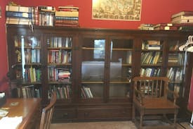 Old North Columbus House | Red Room Ten Minutes from OSU
