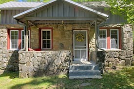 Canton Cabin | Jake's Creekside Cabin in the Smokies