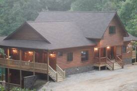 Topton Cabin | Lazy Bear Lodge of Lake Nantahala: On Lake in cove