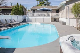 New Buffalo House | The Whit Pool House - New Buffalo
