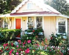 Seaside Cabin | Historic Birdie's Cottage. One block from beach.