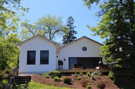 Seneca Falls Cabin | Cayuga House - A Private Cottage on Cayuga Lake