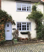 Yarm Cabin | Lavender Cottage, centre of Yarm