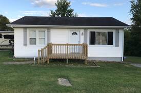 Leitchfield House | Hip 2 Bedroom Home in Leitchfield