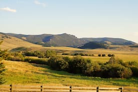 White Sulphur Springs House | Townsend Ranch Willow Creek Cabins Ranch House