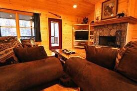 Clarkesville Cabin | Bear Paw