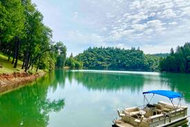 Cedar Ridge Hotel | Beautiful Rollins Lake Inn - 2bd/1bth Cabin #10