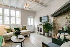 Winchcombe Cabin | Cotswold77 - Heart of the Cotswolds