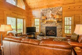 Franklin House | Walnut Hills - Large Log Home with Creek