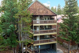 Government Camp House | Boardwalk Lodge: Sleeps 48 maximum w/Two Hot Tubs