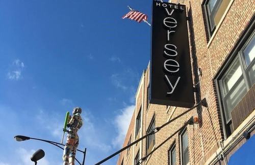 Lake View East Hotel | Hotel Versey Days Inn by Wyndham Chicago